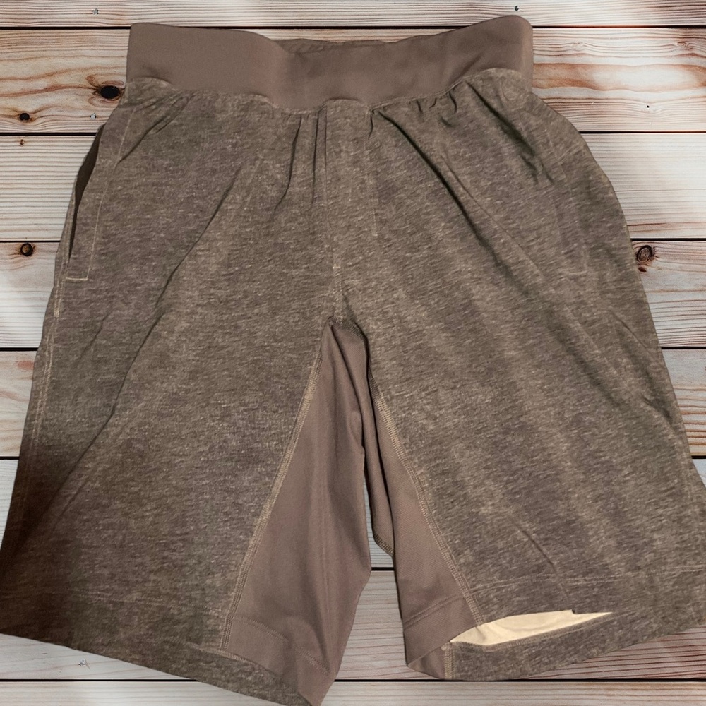 🍋*🍋Lululemon Grey Workout Lined Shorts.